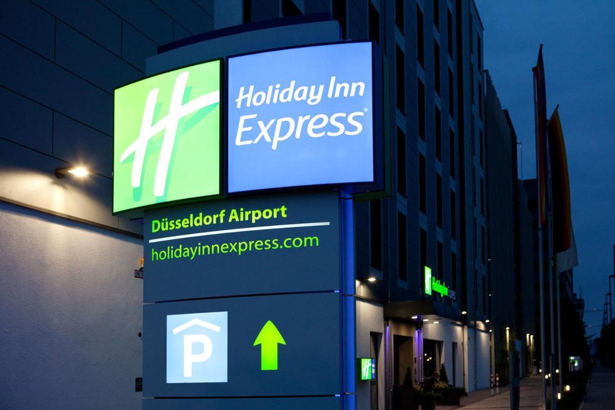 Holiday Inn Express - Düsseldorf Airport Exterior foto